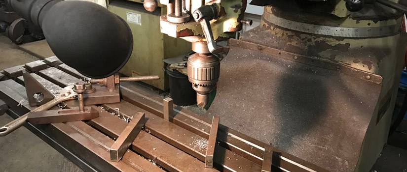 Bridgeport milling machine in Ohio machine shop Lange Grinding and Machining